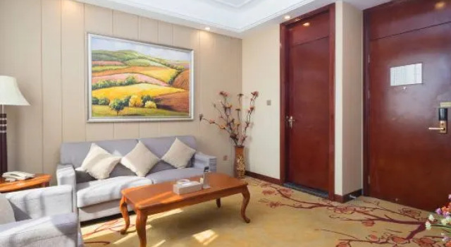 Люкс Business Baocong Hotel (Guangzhou Shaxi Metro Station International Hotel Supplies City)