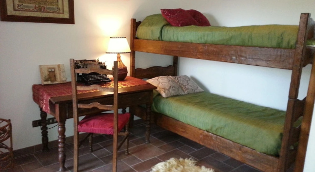 Четырёхместный семейный номер Standard с 2 комнатами с видом на сад B&B Antica Botte Sassari