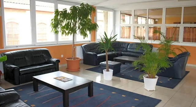 Hotel Thelena, Rezerwuj Hotel Tolna 