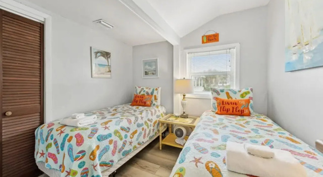 Spacious Beachfront Duplex - Top Floor - Dog Friendly 124 S Fletcher, Забронировать Дом для отпуска Амилия Jacksonville Coast