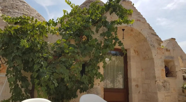 Коттедж Almapetra Trulli Resort
