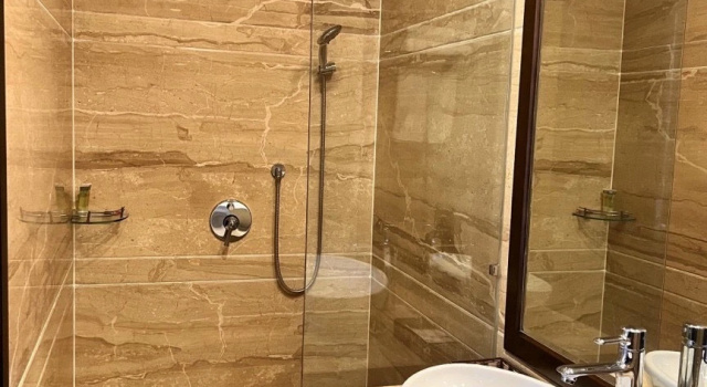 Трёхместный номер Deluxe M Village Hotel Tao Đàn Park, a brand of Modern Village Lifestyle