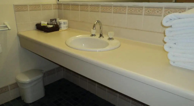 Семейный номер Standard с видом на бассейн Blue Shades Motel