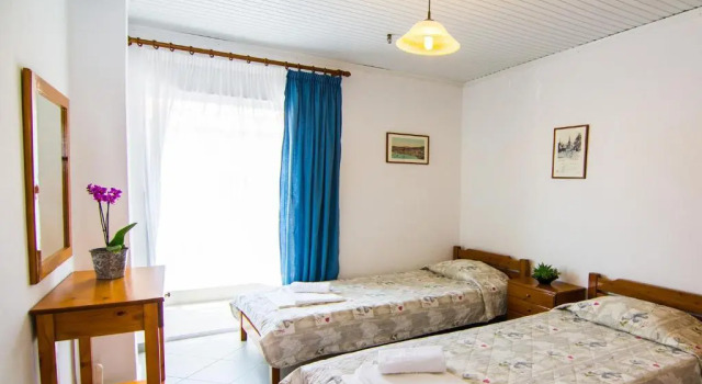 Armiriki Rooms, Rezervovat Hotel Hotely v Nea Vrasna s parkováním, Parkování