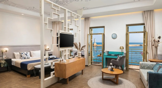 Люкс c 1 комнатой с балконом и с видом на море Elia Palatino Hotel