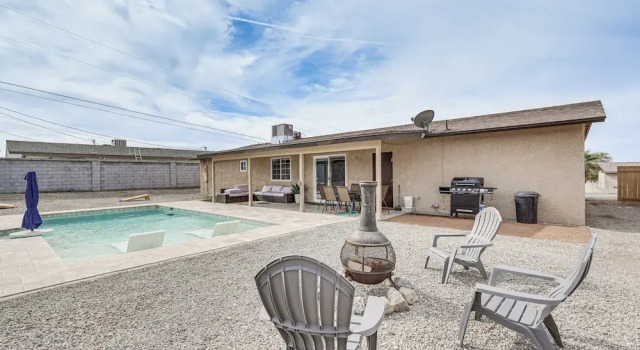 Коттедж с 3 комнатами 5 Mi to Lake Havasu: Home w/ Yard & Pool