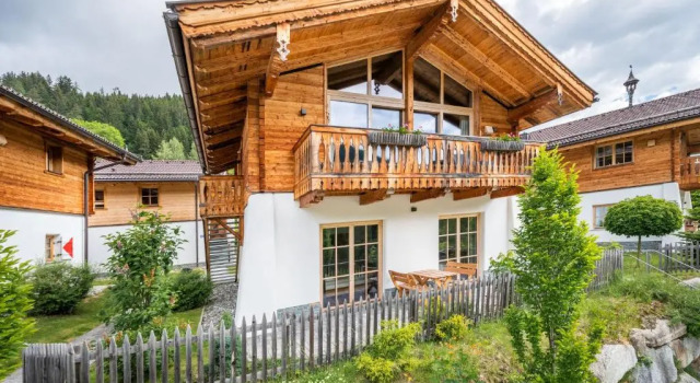 Chaletdorf am Sonnenhang, Rezerwuj Chalet Hotele w Salzburg z parkingiem, Parking