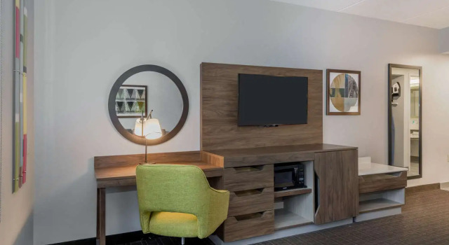 Номер Deluxe Hampton Inn & Suites Burlington