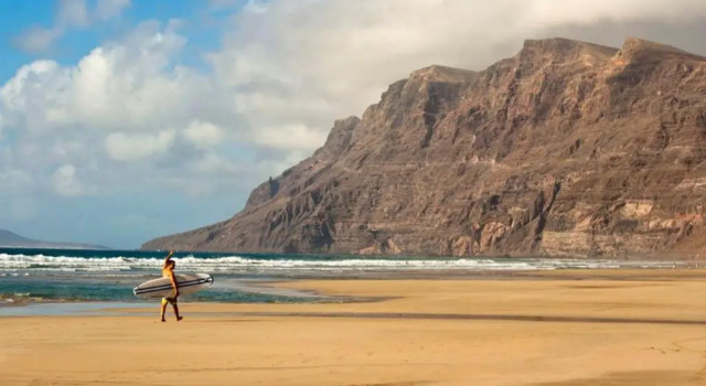 Апартаменты Casa Paradiso with great views perfect for surf or family holidays