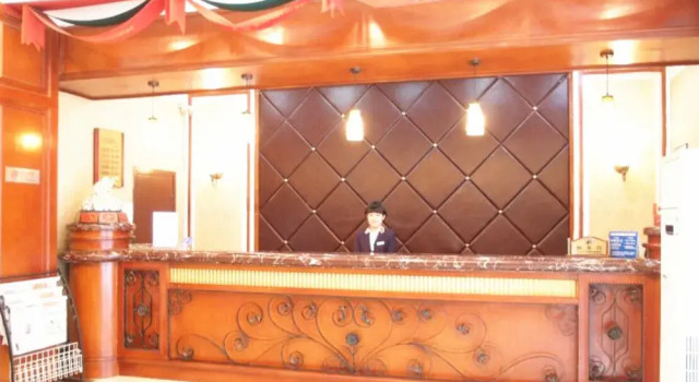 Lanwan Hotel(大连蓝湾宾馆), Book Hotel Hotels in Liaoning with Parking, Parking