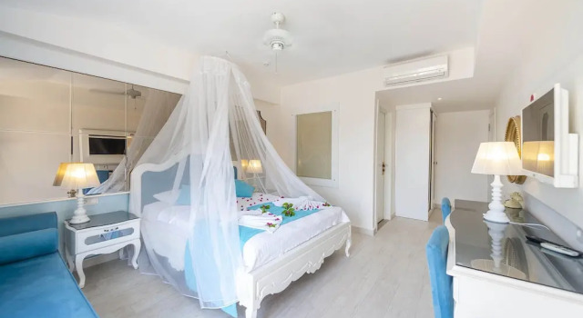 Номер Standard Montebello Deluxe Hotel