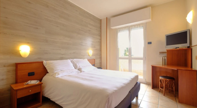 Двухместный номер Deluxe c 1 комнатой с балконом и с видом на горы Albergo Moderno & Spa
