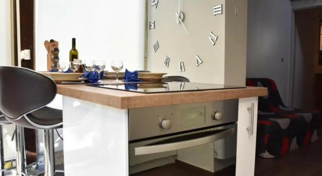 Maison Gruissan, 2 pièces, 6 personnes - FR-1-229A-50, Book Hotel Hoteller i Corbières med parkering, Parkering