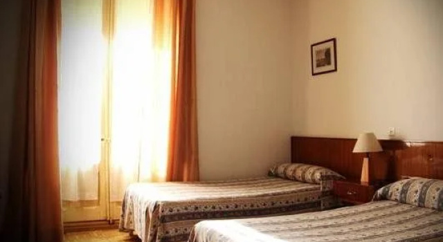 Pension Central, Varaa Hotelli Cuenca Cuenca Province, lähellä Espacio Torner