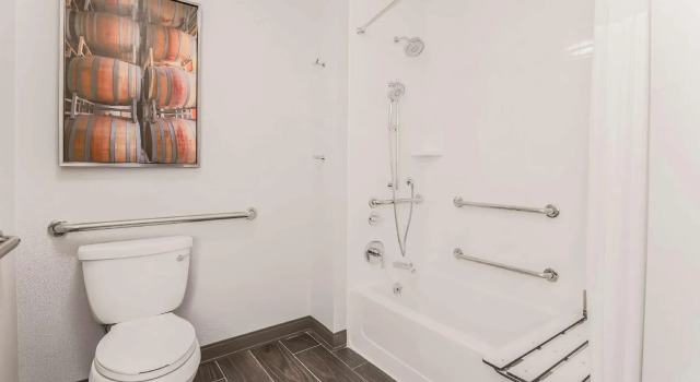 Четырёхместный номер Standard Hampton Inn & Suites Windsor-Sonoma Wine Country