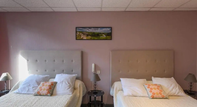 Четырёхместный номер Standard Hotel de lEurope