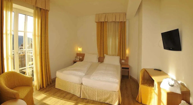 Номер Comfort с балконом Alpen Eghel Resort & SPA