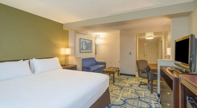 Двухместный люкс Holiday Inn Express Hotel & Suites Easton by IHG
