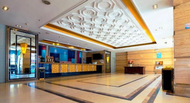 Jingsheng Hotel - Leshan, Varaa Hotelli Hotellit Sichuan pysäköinnillä, Pysäköinti