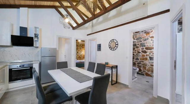 Petra Residence, Book Hotel Chrisi Akti 