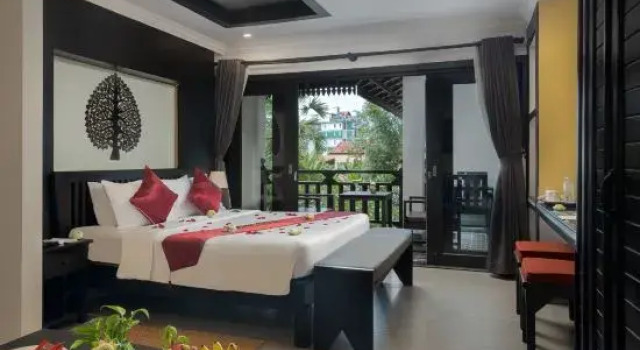 Люкс с видом на бассейн Khmer Mansion Boutique Hotel