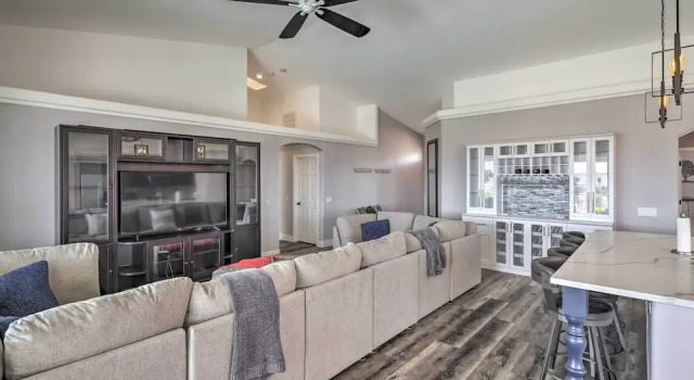 Sunny Snowbird's Retreat w/ Lake Havasu Views!, Prenota Casa vacanze Lake Havasu City Arizona