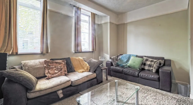 Stunning Riverside 1-bed Apartment in North London, Забронировать Апартаменты/квартира Лондон Большой Лондон, рядом с Баундс Грин