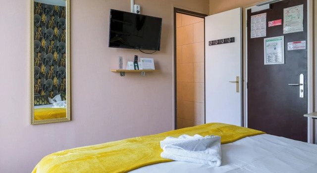 Номер Economy Hôtel de La Beauronne