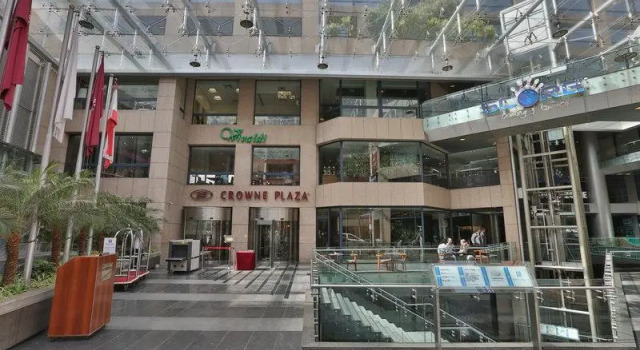 Кровать в общем номере с видом на город Crowne Plaza Beirut by IHG