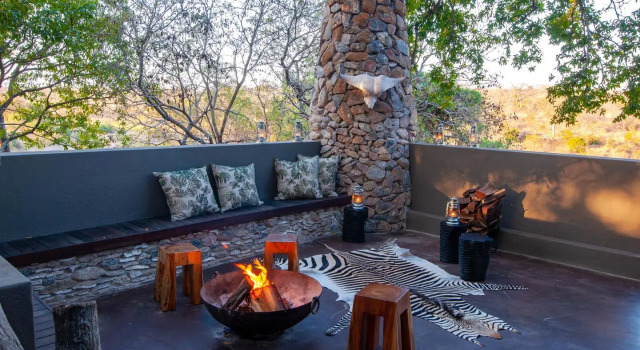 Полулюкс Jock Safari Lodge