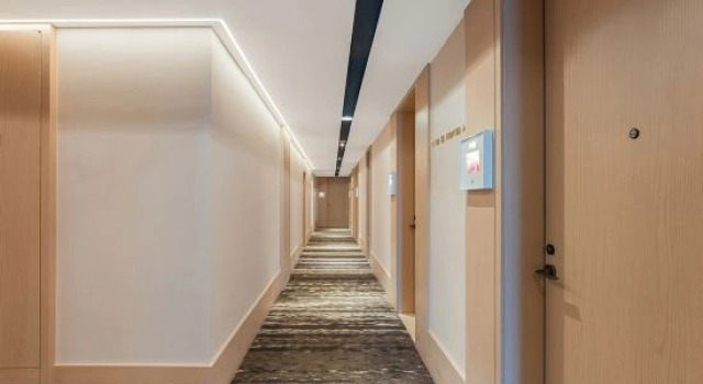 MEHOOD LESTIE Hotel (Qingdao Vientiane City, May Fourth Square)