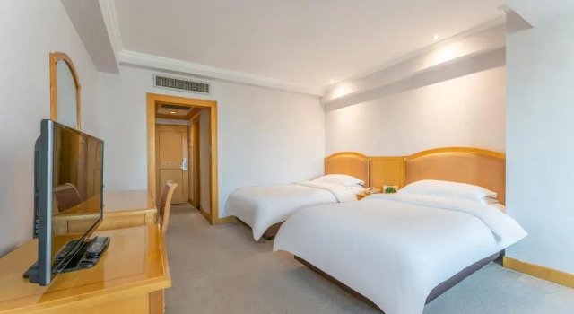 Baoding Zhong Yin Hotel, Забронировать Отель Баодин Хэбэй