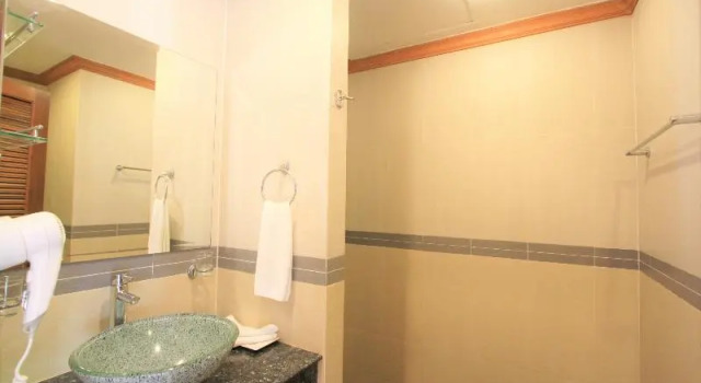Номер Standard с балконом Surin Sabai Residence near Surin Beach