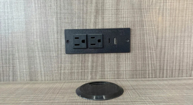 Четырёхместный номер Superior Red Roof Inn Reno