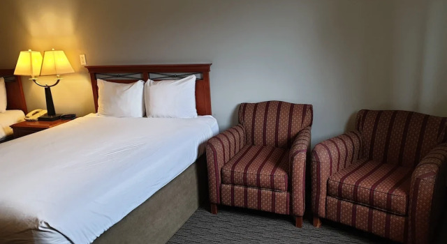 Четырёхместный номер Standard с видом на реку Riverland Inn & Suites