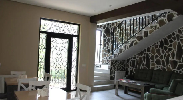 Трёхместный номер Standard с видом на горы Nikalas house