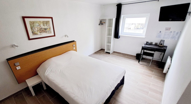 Номер Comfort Crystal Hotel Saint Denis Basilique