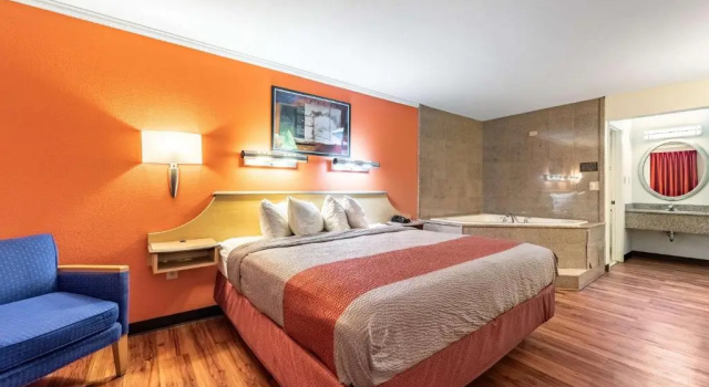 Четырёхместный номер Standard Motel 6-Gatlinburg, TN - Smoky Mountains
