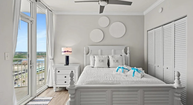 Номер Standard Luxury Beachfront Condo w/ 2 Balconies! Sleeps 8! Walk to Pier Park!