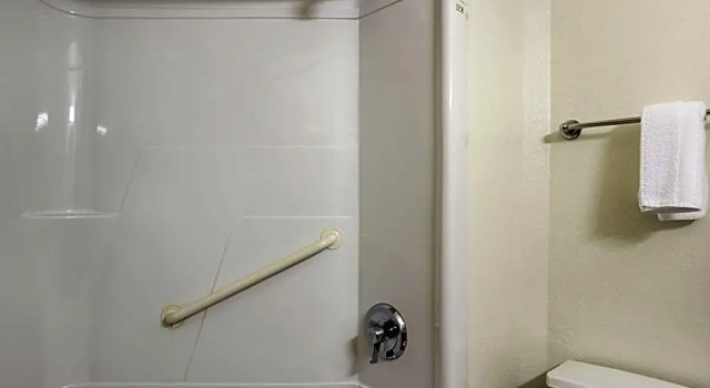Номер Deluxe Motel 6-Whitby, ON - Toronto East