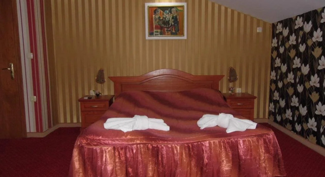 Guest House Cheshmeto, Book Pension Hoteller i Kjustendil med parkering, Parkering