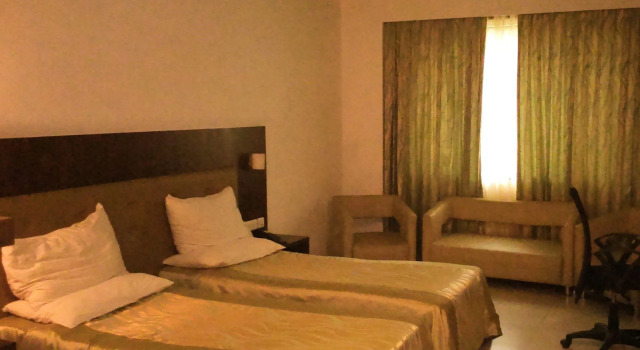 Srinivas Saffron Hotel, Забронировать Отель Мангалур штат Карнатака, рядом с Gokarnanatheshwara Temple