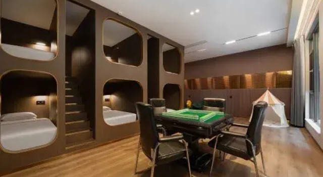 Семейный тент The Space Hotel (Kunming Cuihu Old Town Street )