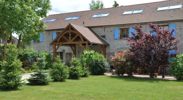 Chambres Dhôtes Lolainville, Забронировать Отель Сантийи 