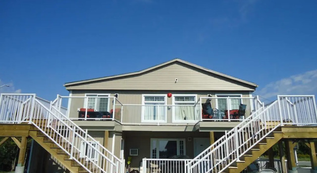 Четырёхместный номер Economy Bayside Inn & Waterfront Suites
