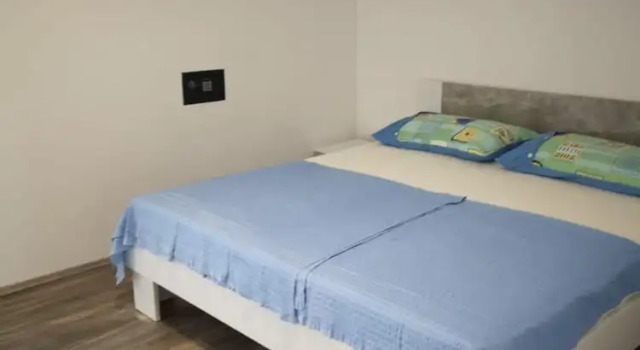 Апартаменты c 1 комнатой с балконом и с видом на сад Apartments Tara