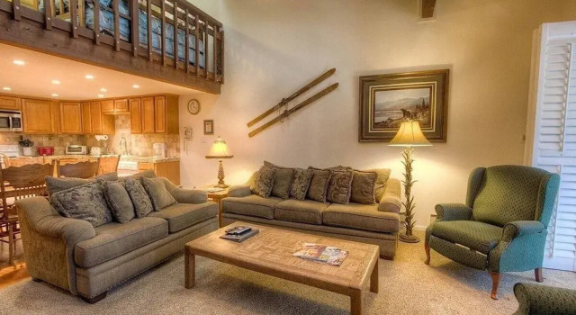 Eagle's Lake Retreat 4 Bedroom Condo by RedAwning