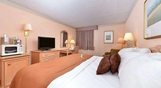 Quality Inn Alamosa, Забронировать Отель Аламоса Great Sand Dunes National Park, рядом с Историческая железная дорога Рио-Гранде