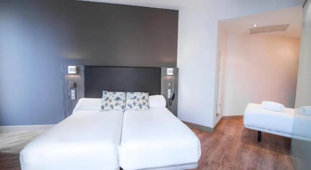 Трёхместный номер Standard Petit Palace Santa Cruz