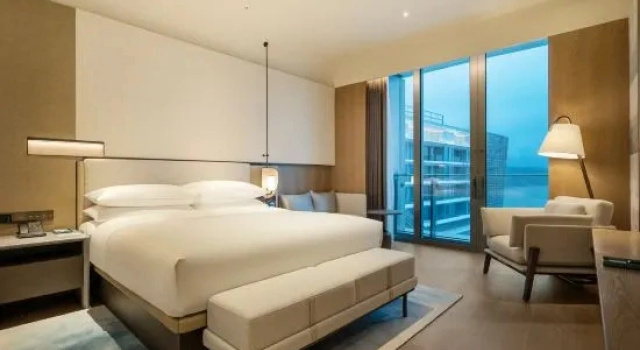 Двухместный люкс Premier c 1 комнатой с балконом и с видом на океан Zhuhai Dongao Island Marriott Resort and Spa